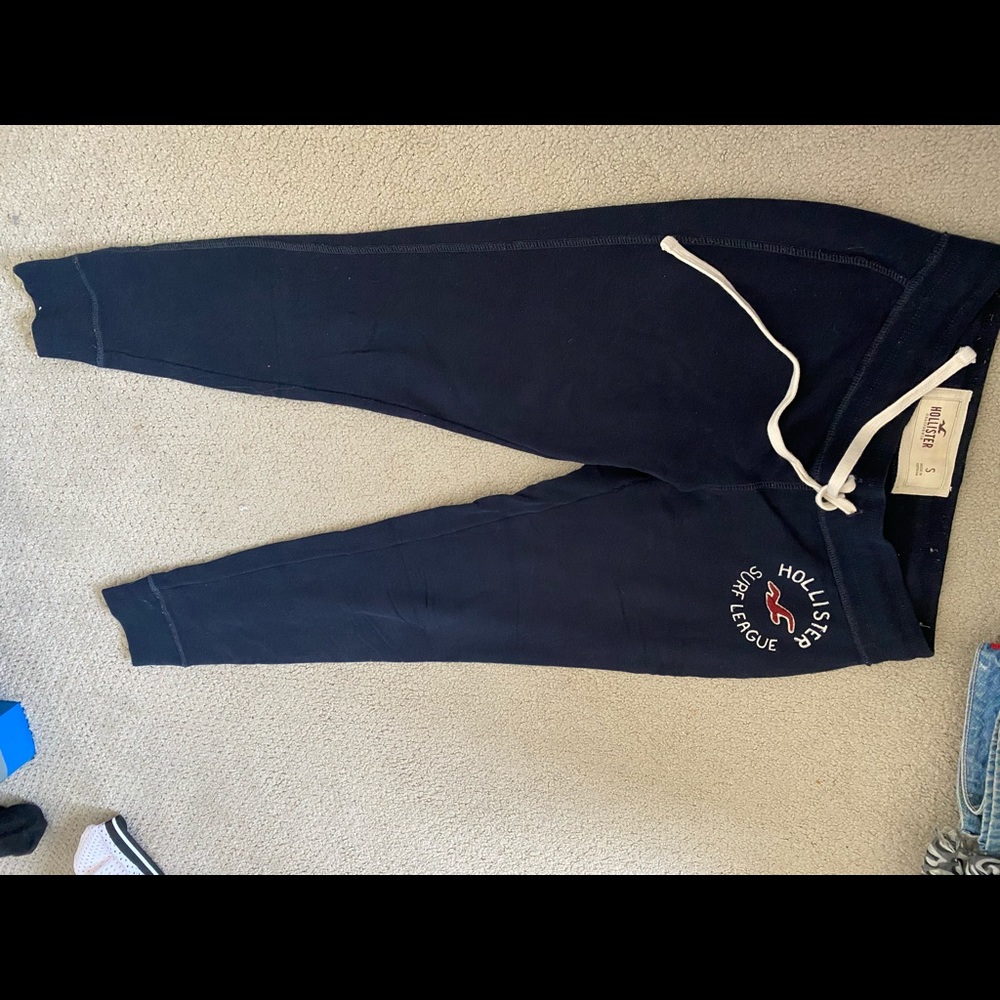 Hollister Leggings. Size small. Good condition